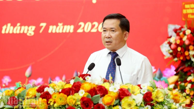 Trung tướng Đinh Văn Nơi giữ chức Phó Bí thư Tỉnh ủy An Giang, kiêm Bí thư Đảng ủy đặc khu Phú Quốc