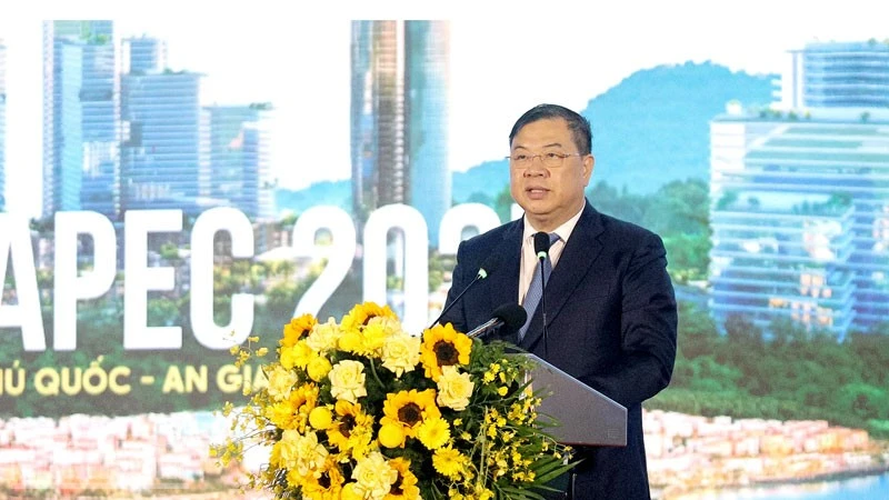 Tỉnh An Giang trao quyết định chấp thuận chủ trương đầu tư cho 19 dự án với tổng vốn gần 67.000 tỷ đồng
