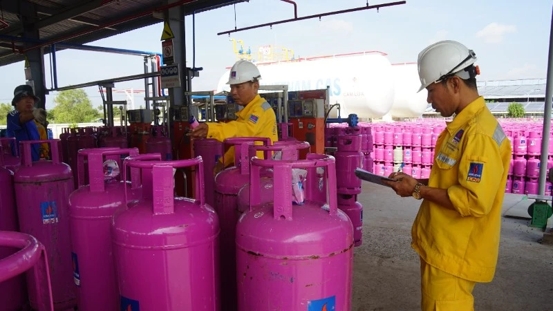 Tăng 5.000 đồng/bình 12kg, giá gas tiếp tục giữ mức cao kỷ lục