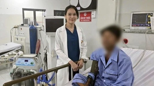 Bác sĩ luân phiên ở Côn Đảo cứu sống bệnh nhân nguy kịch