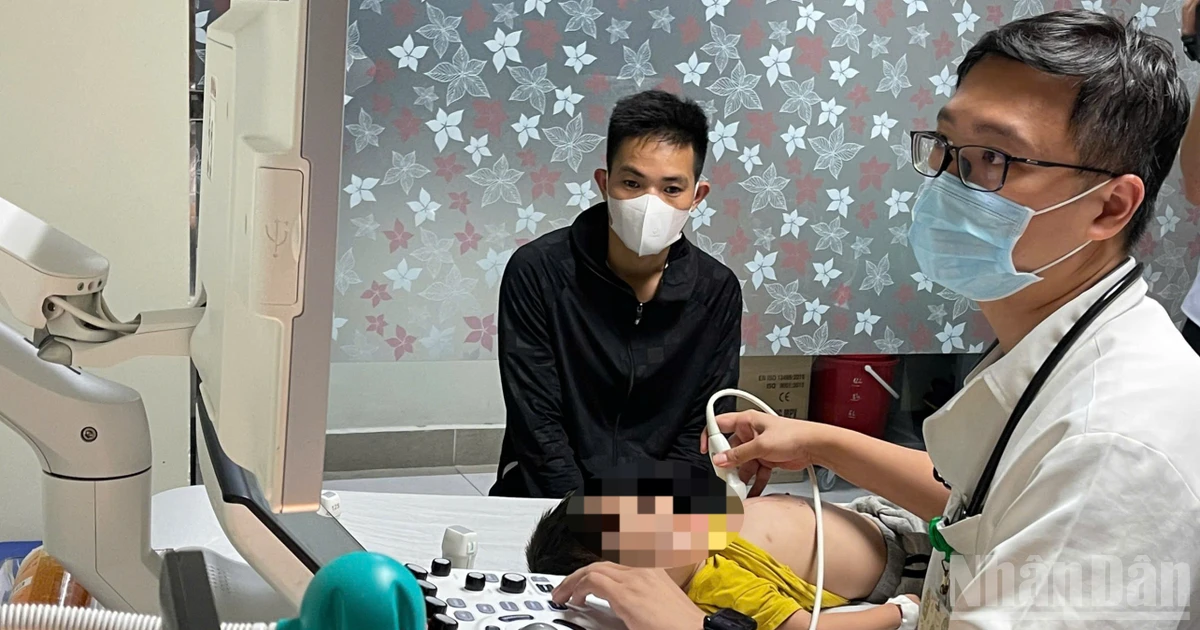 Cuộc chạy đua 24 giờ cứu bé trai vùng cao có trái tim phình to, suy tim giai đoạn cuối