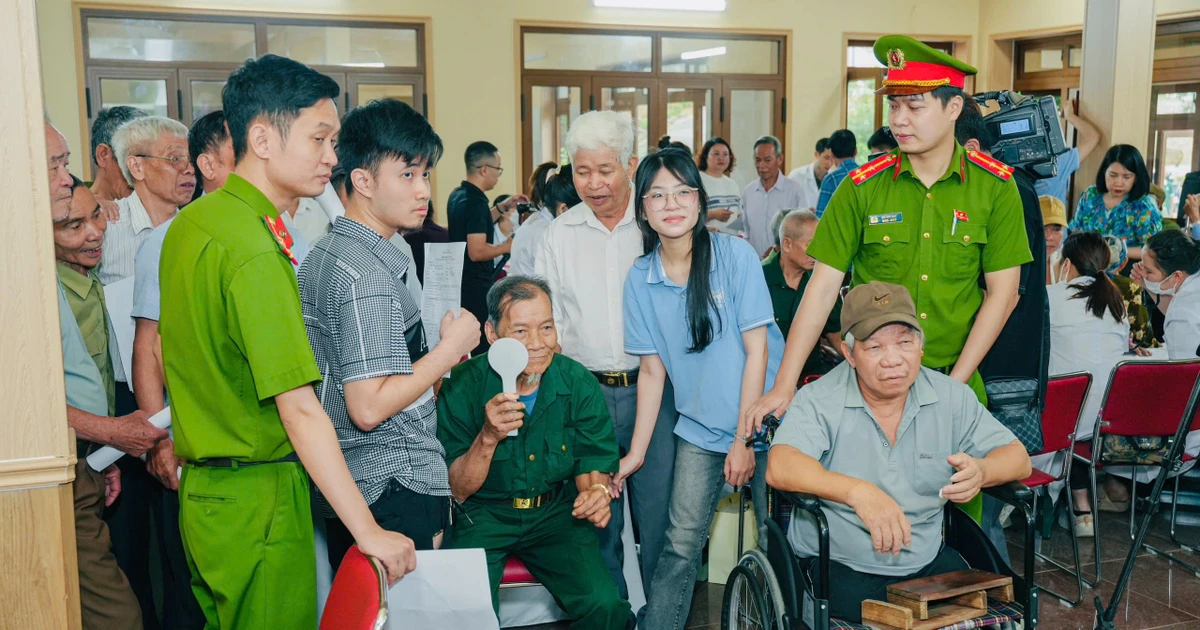 Hà Nội: Khám sức khỏe miễn phí cho 250 người có công