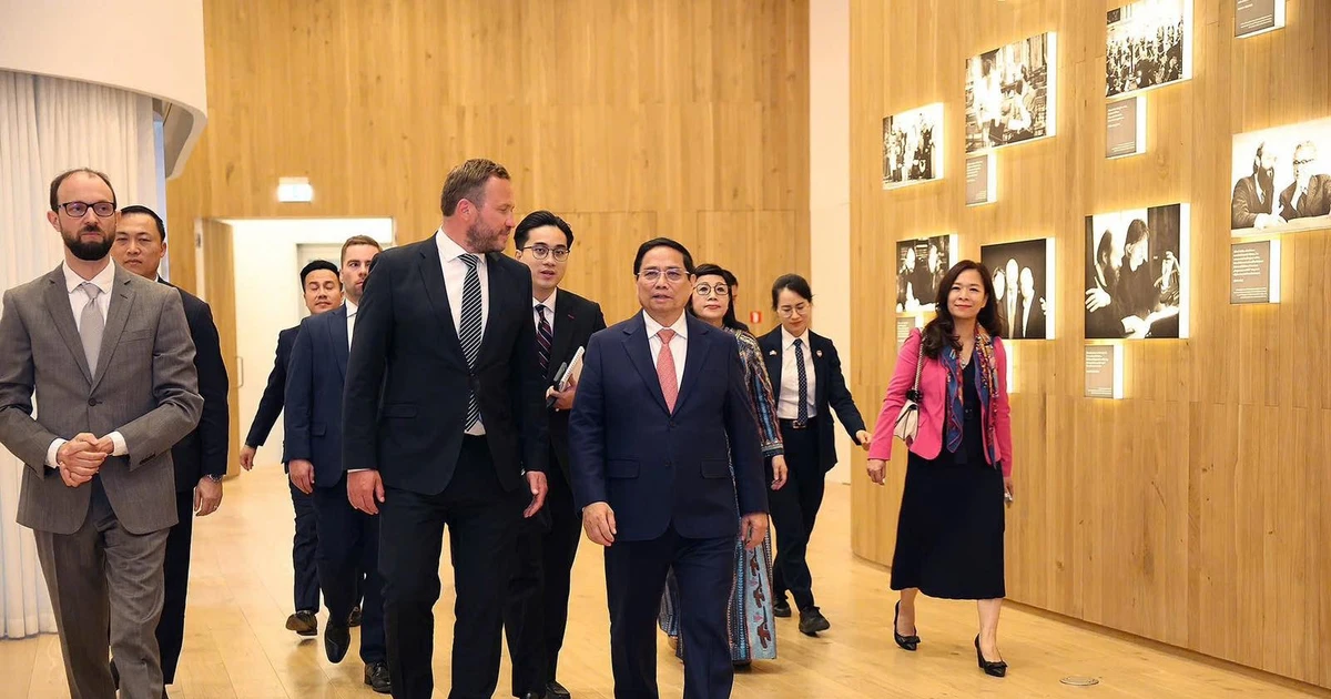 Thủ tướng Phạm Minh Chính và Phu nhân tìm hiểu mô hình hợp tác công tư về văn hóa ở Tallinn