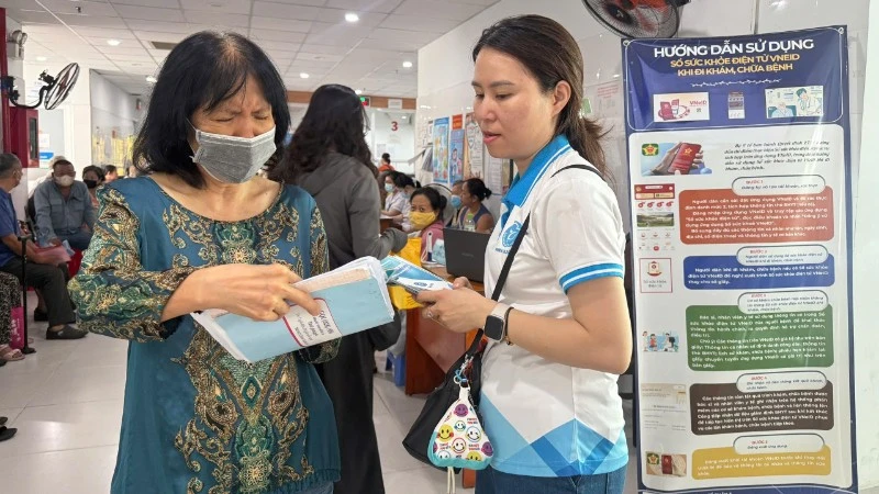 Thành phố Hồ Chí Minh kiến nghị hỗ trợ 100% Bảo hiểm y tế cho 196.000 người đủ 60 đến dưới 65 tuổi
