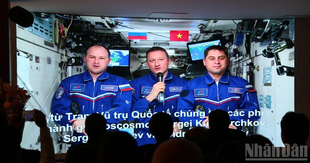 Phi hành gia Nga gửi lời chào Hà Nội từ trạm vũ trụ ISS
