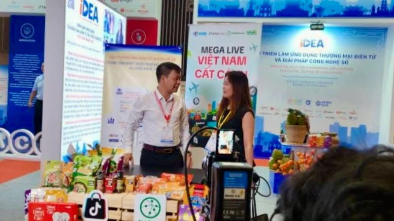 The “Viet Nam Takes Off” MegaLive sessions contribute to spreading Vietnamese brands on e-commerce platforms. (Photo: Organising Committee)