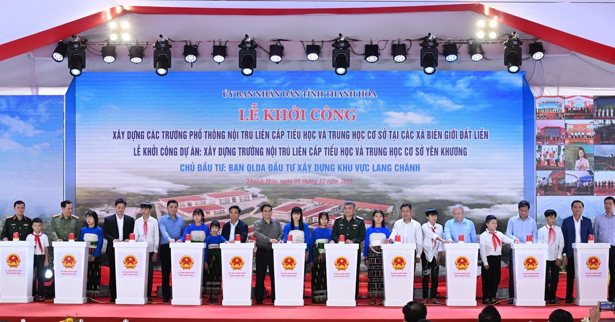 [Foto] Premier vietnamita asiste a ceremonia de inicio de construcción de internados en comunas fronterizas