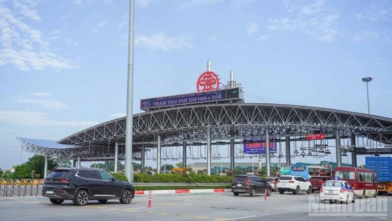 Cục Đường bộ Việt Nam lùi thời hạn chuyển đổi tài khoản thu phí đến hết ngày 31/12