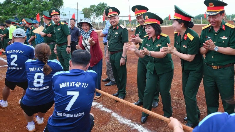 Làm tốt hơn nữa công tác dân vận thông qua hoạt động công đoàn Quân đội
