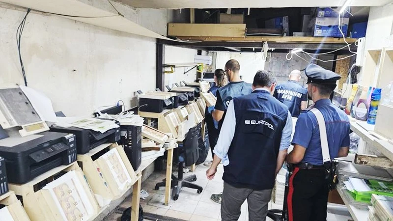 Italy đẩy lùi tội phạm tiền giả