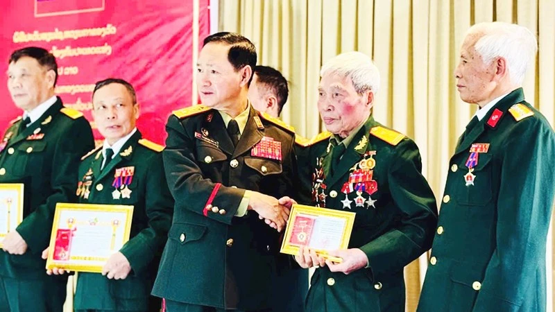 Vững lời nguyện giúp bạn là giúp mình
