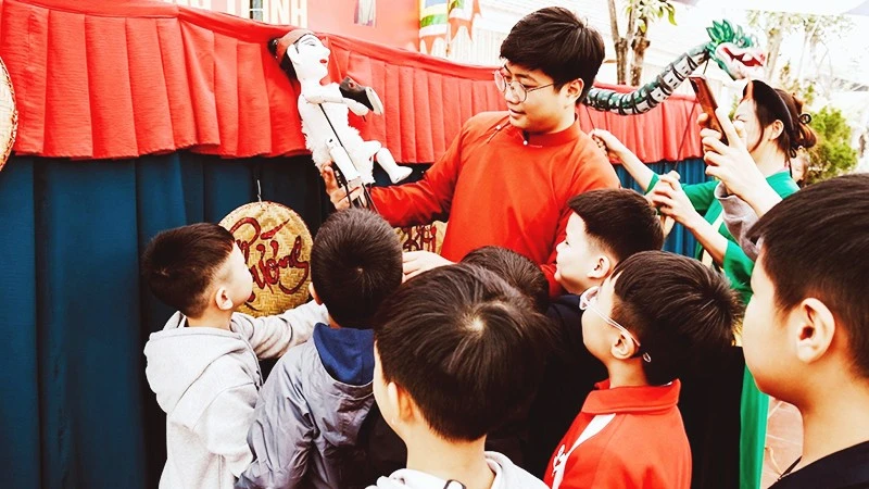Khoác áo mới” cho rối cạn Tế Tiêu