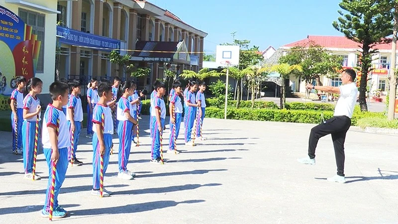Quan tâm chăm sóc trẻ vùng xa