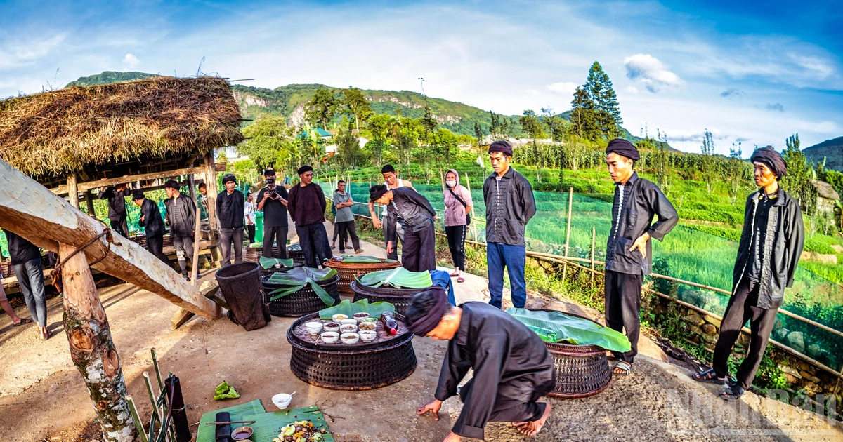 A shaman performs rituals to pray for a good harvest and peace , the spiritual core of the Kho Gia Gia Festival.