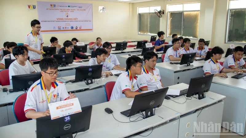 Gần 1.000 thí sinh xuất sắc vào chung kết Kỳ thi Olympic Tin học miền trung-Tây Nguyên