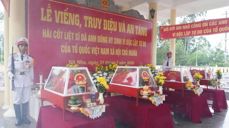 Đà Nẵng truy điệu và an táng 4 hài cốt liệt sĩ được tìm thấy tại hang Đá Sập