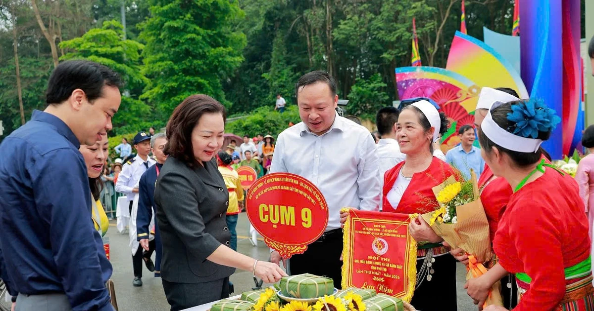 Tưng bừng hội thi làm bánh chưng, bánh dày tại Đền Hùng