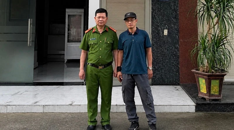 Thanh Hóa: Cứu 2 người thoát khỏi ngôi nhà đang cháy