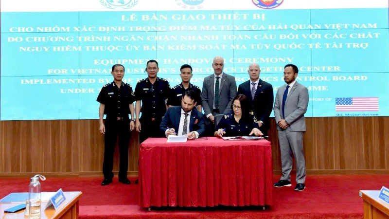 Hải quan Việt Nam hợp tác với INCB xây dựng đơn vị xác định trọng điểm ma túy