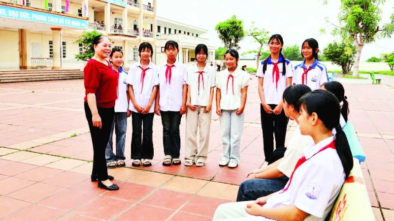 Độc đáo hát nhà tơ-hát, múa cửa đình ở Đầm Hà