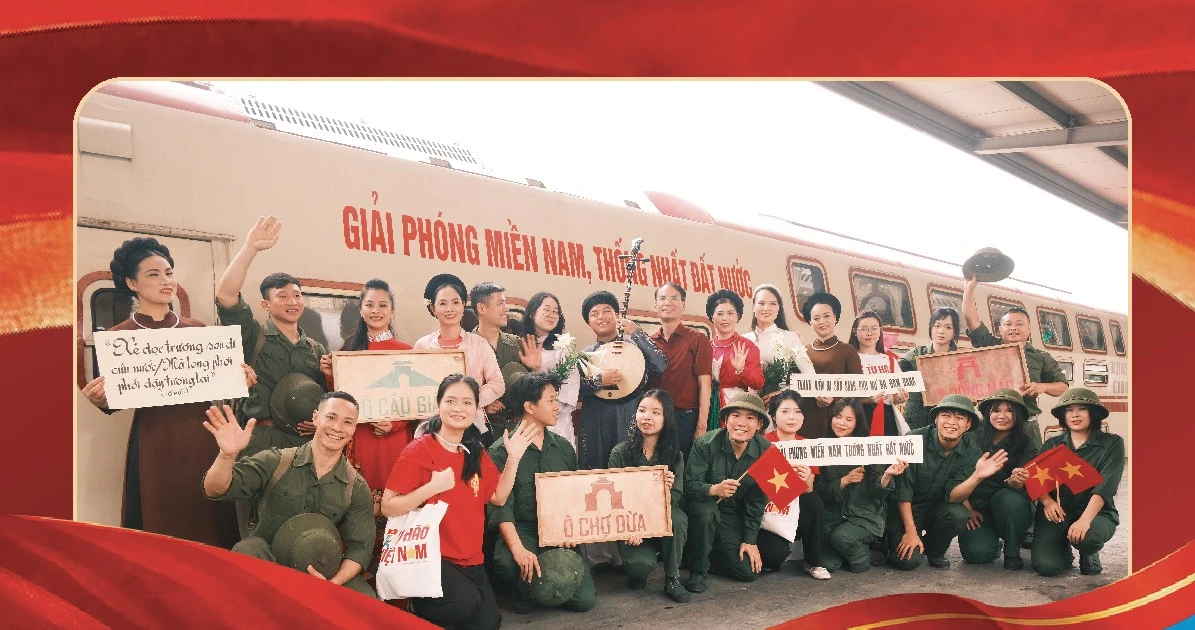 Hành trình đặc biệt của chuyến tàu Hà Nội 5 Cửa Ô đặc biệt dịp 30/4-1/5