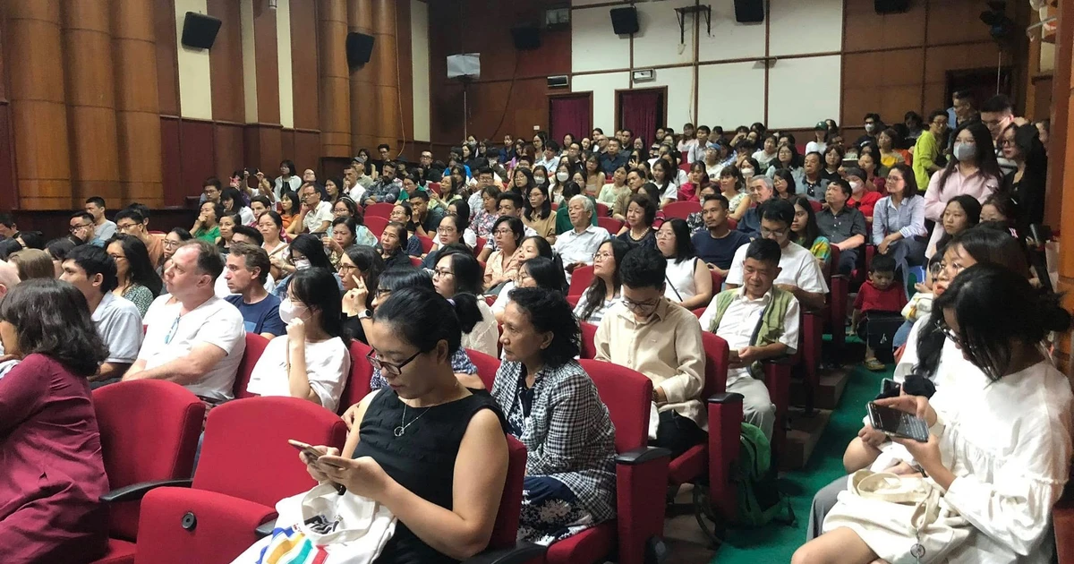 Trình chiếu miễn phí phim tài liệu "Việt Nam - Hồ Chí Minh" nhân kỷ niệm 136 năm Ngày sinh của Bác