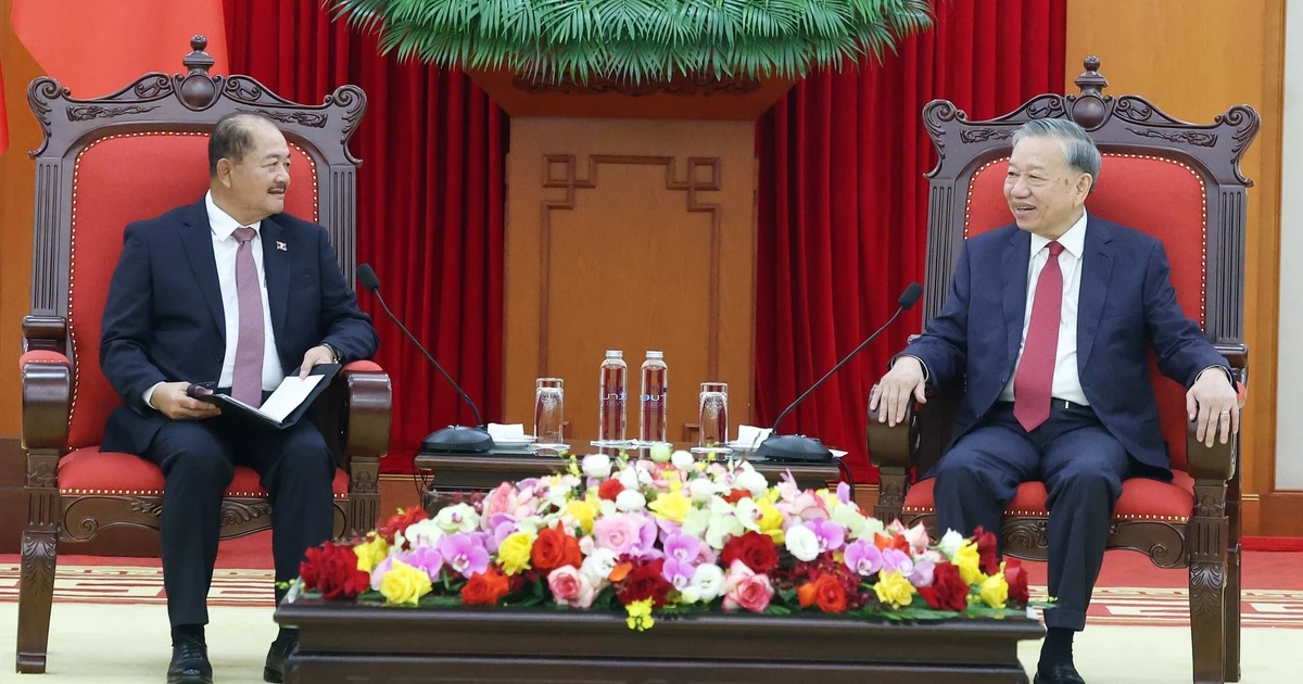 [Foto] Máximo dirigente partidista de Vietnam recibe al vicepremier de Laos