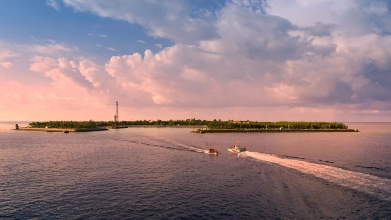 An overview of Sinh Ton Island.