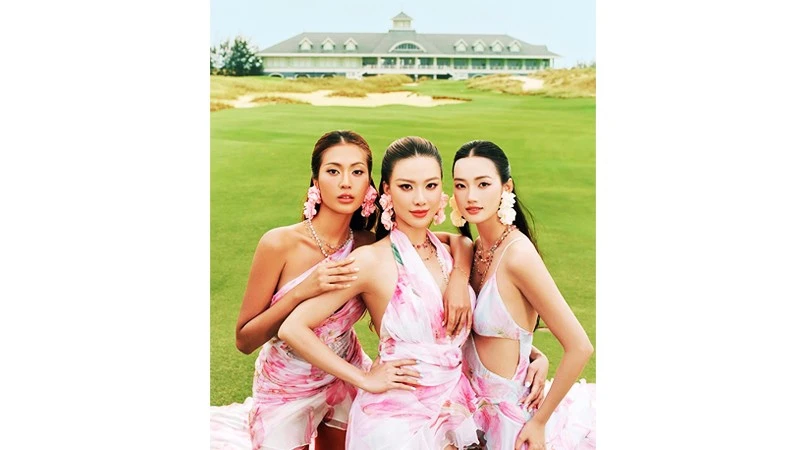 Đẩy Đưa” trong gió biển