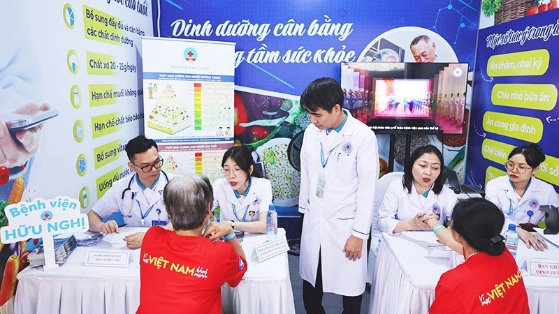 Thêm động lực để cán đích bảo hiểm y tế toàn dân