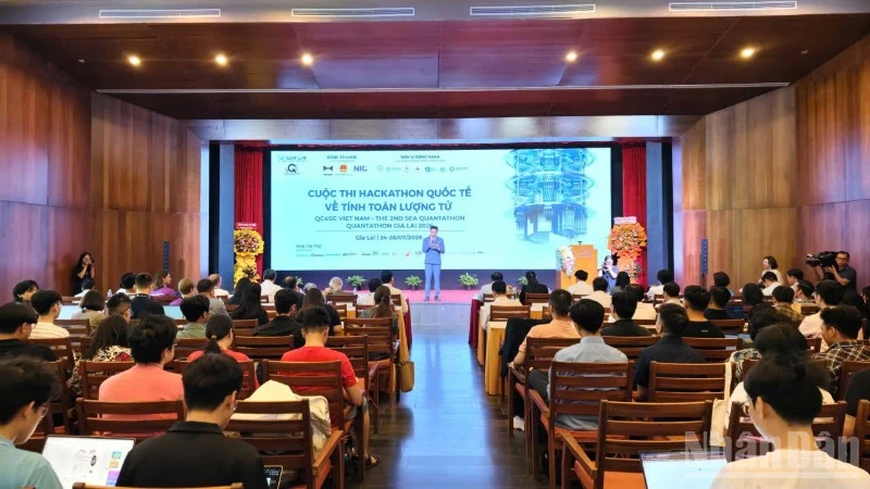 Khai mạc Cuộc thi Hackathon quốc tế về tính toán lượng tử