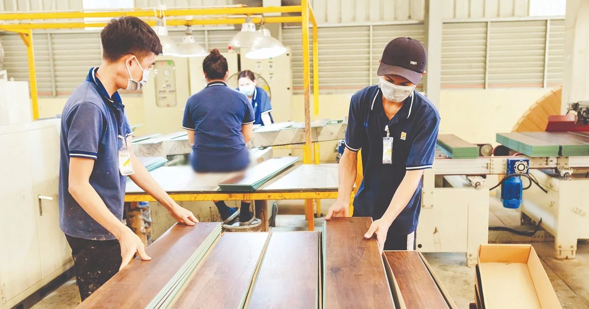 Imports-exports reach new record high