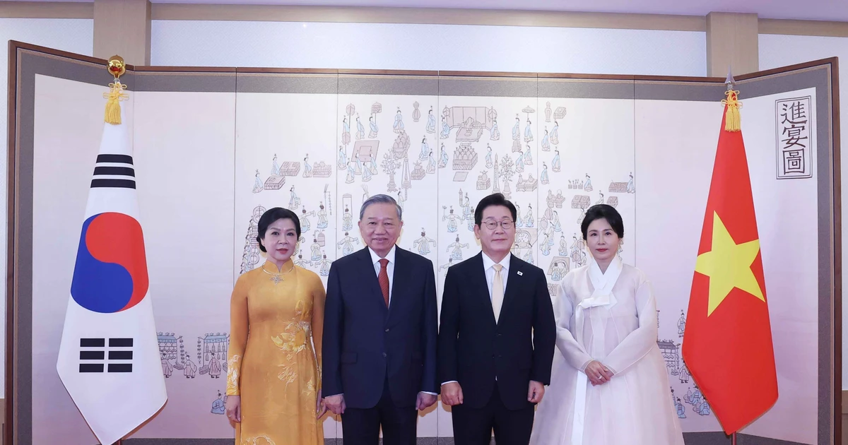 [Foto] Efectúan en Corea del Sur ceremonia de bienvenida al líder partidista de Vietnam