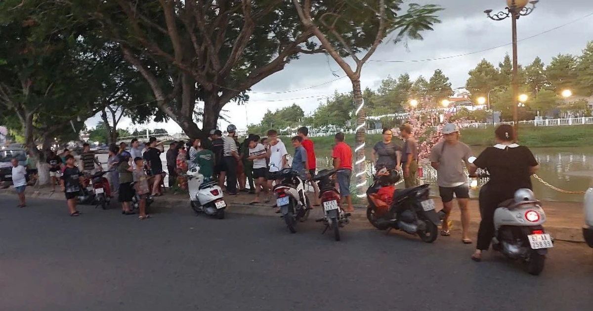 An Giang: Ra chơi bờ sông Long Xuyên, một bé trai đuối nước tử vong, một mất tích