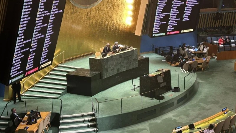 La Asamblea General de la ONU aprueba el 24 de diciembre de 2024 la Convención de la ONU contra la Ciberdelincuencia. El documento recibirá el nombre de Convención de Hanói porque su artículo 64 dispone que se firmaría en la capital vietnamita. (Foto: VNA)