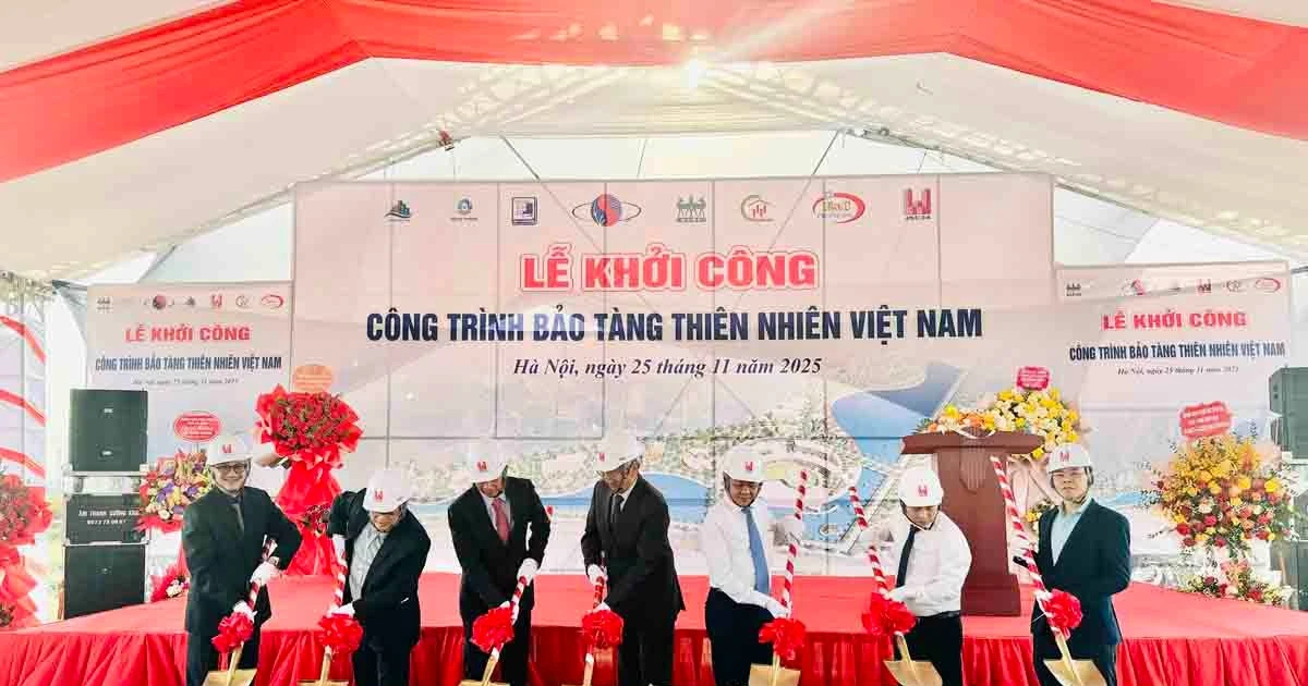 Delegates perform the groundbreaking ritual for the Viet Nam National Museum of Nature. (Photo: Hieu Giang)
