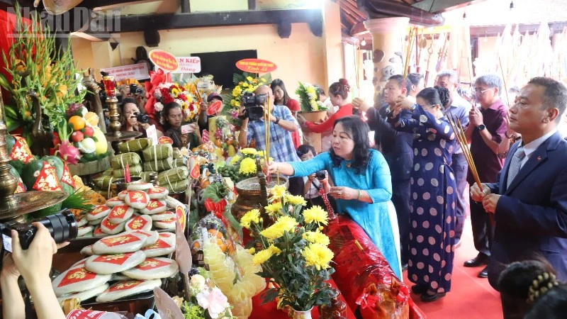 Đông đảo nhân dân các dân tộc tỉnh Đắk Lắk đến dự Giỗ Tổ Hùng Vương năm 2026