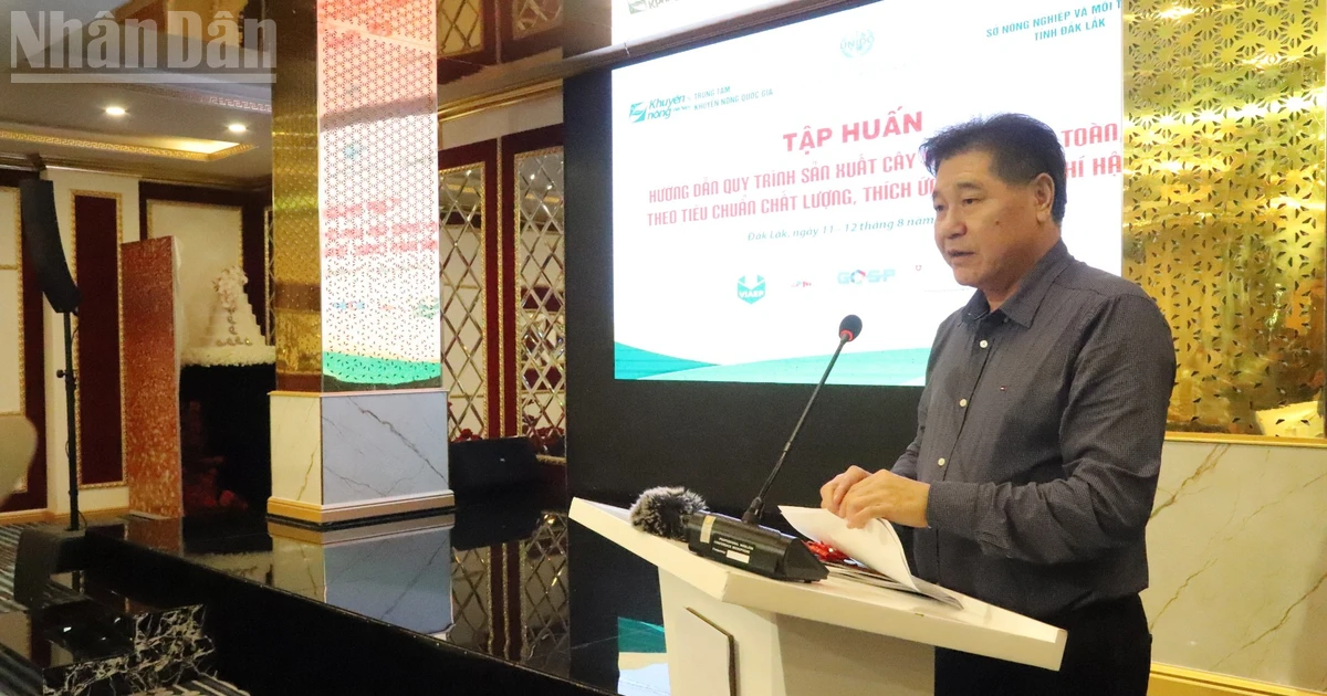Tập huấn hướng dẫn quy trình sản xuất cây sầu riêng an toàn, theo tiêu chuẩn chất lượng và thích ứng biến đổi khí hậu