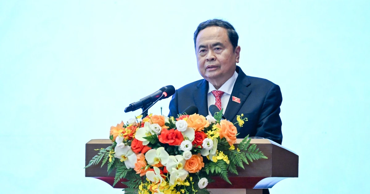 Xây dựng đội ngũ cán bộ có đức, có tài; bộ máy tinh gọn, hiệu lực, hiệu quả
