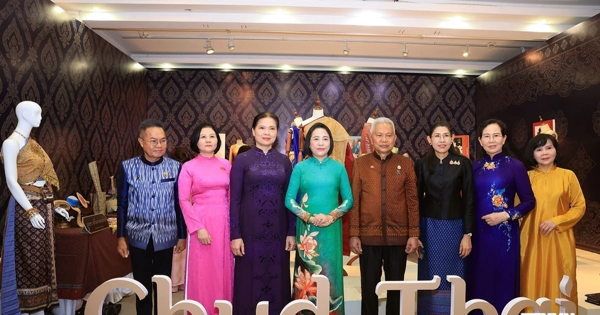 Chủ tịch Quốc hội Thái Lan dự lễ khai mạc Triển lãm kỷ niệm 50 năm thiết lập quan hệ ngoại giao Việt Nam-Thái Lan
