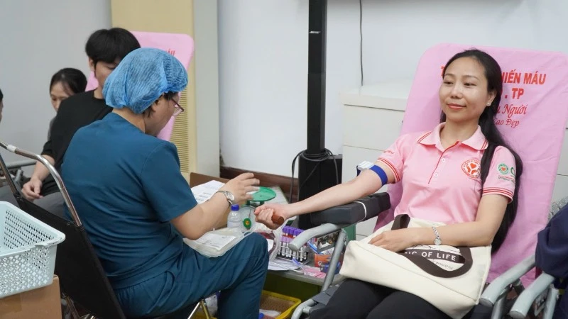 Hơn 300 người hiến máu nhân đạo tại Tổng Lãnh sự quán Vương quốc Thái Lan