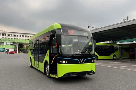 Hướng tới việc chuyển đổi toàn bộ phương tiện xe buýt sang xe buýt sử dụng điện, năng lượng xanh.