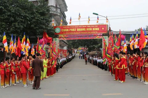 Lễ hội Xuân chùa Phật Quang Hòa Bình thu hút đông đảo người dân tham gia.