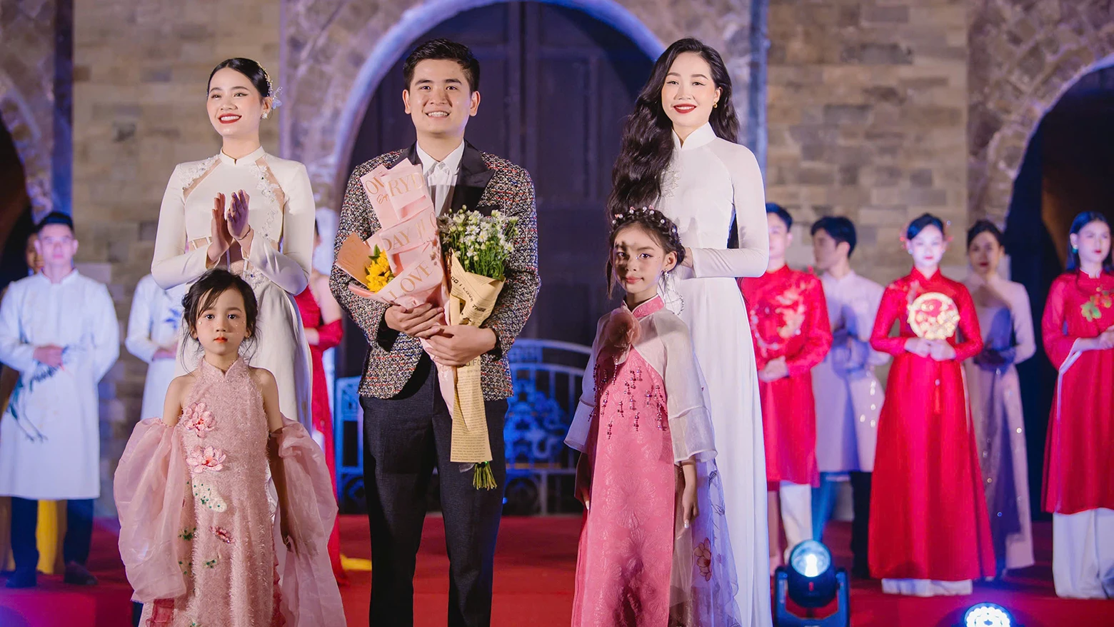 Bộ sưu tập của nhà thiết kế Nguyễn Minh Long được trình diễn tại Ngày hội Di sản văn hóa Việt Nam. (Ảnh: Nhân vật cung cấp)