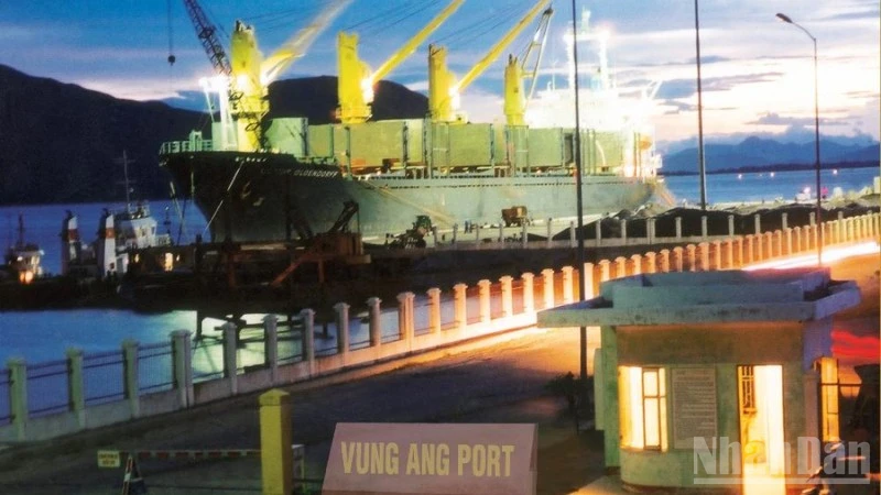 Cảng Vũng Áng (Hà Tĩnh).