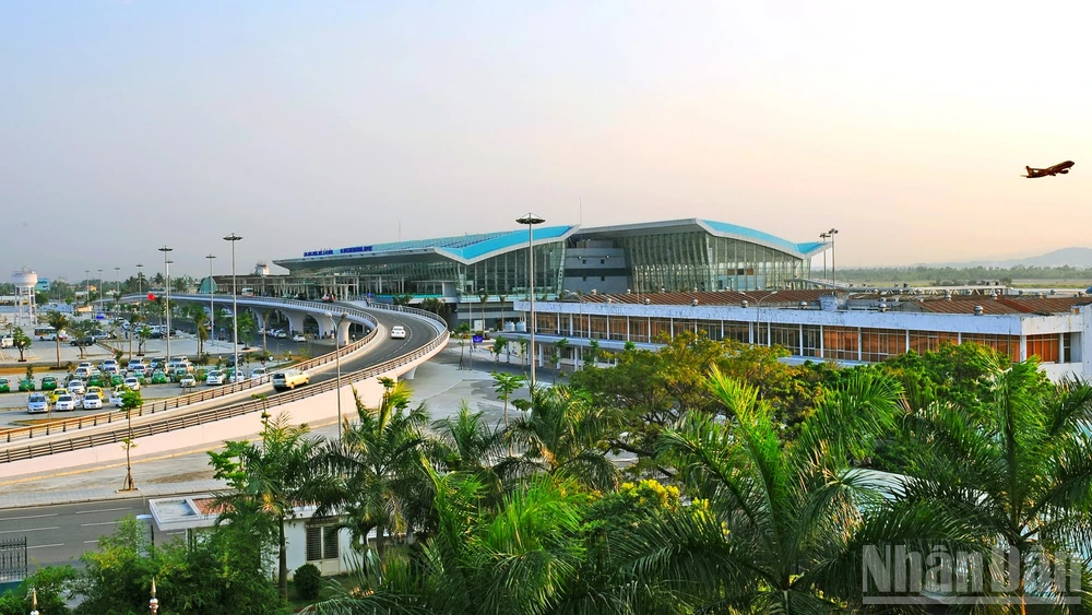 Cảng hàng không quốc tế hiện hữu.