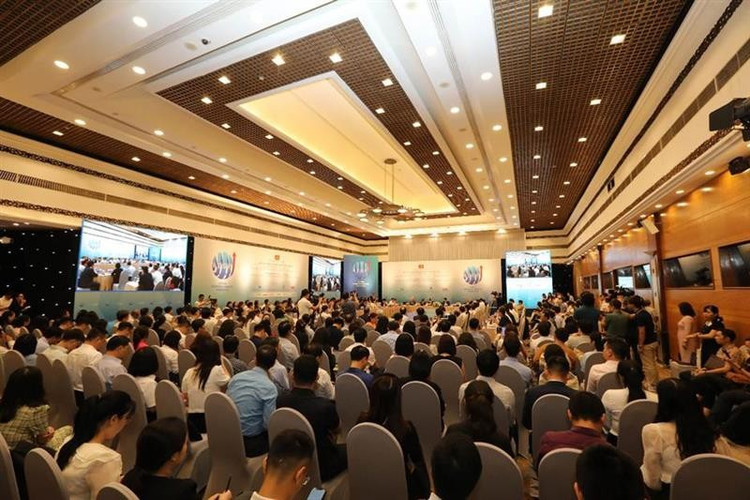 Quang cảnh diễn đàn.