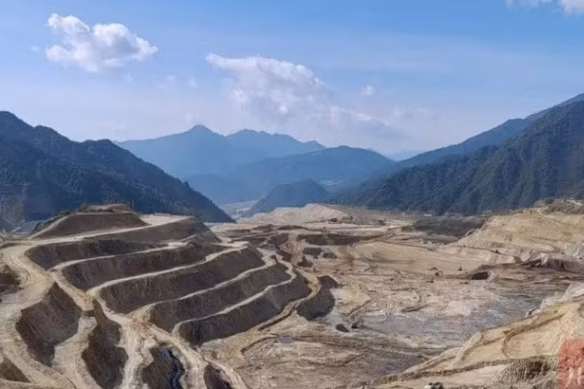Khu mỏ Maoniuping ở huyện Miện Ninh, tỉnh Tứ Xuyên, Trung Quốc. (Ảnh tư liệu của Nhật báo Tứ Xuyên)