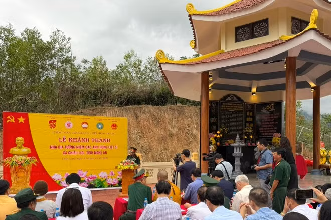 Lễ khánh thành Nhà bia tưởng niệm liệt sĩ xã Chiêu Lưu, tỉnh Nghệ An.