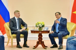 Thủ tướng Phạm Minh Chính tiếp ông Belozerov Oleg Valentinovich, Tổng Giám đốc, Chủ tịch Hội đồng quản trị Công ty cổ phần Đường sắt Nga. (Ảnh: THANH GIANG)